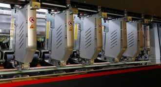 HepcoMotion - HepcoMotion’s GV3 accommodates high forces and maintains accuracy of cutting  in G.Kraft’s cardboard cutting machine